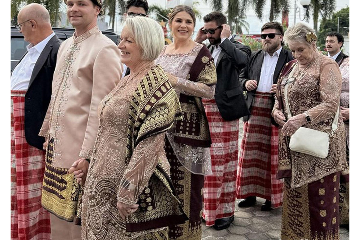 Bule Australia Nikahi Gadis Prabumulih, Mahar Belasan Miliar 