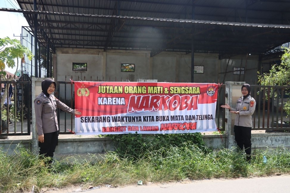 Polres Ogan Ilir Ajak Masyarakat Jauhi Narkoba, Pasang  Spanduk Imbauan di Sejumlah Titik