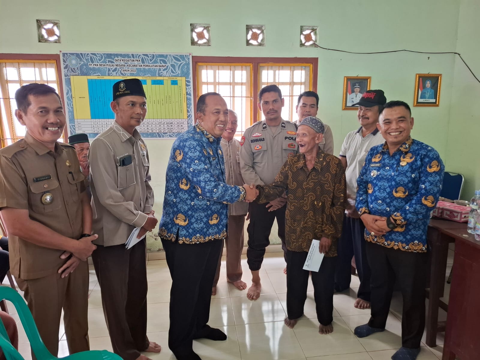 Korban Puting Beliung Desa Pulau Negara Ogan Ilir, Dapat  Bantuan Uang Kerohiman