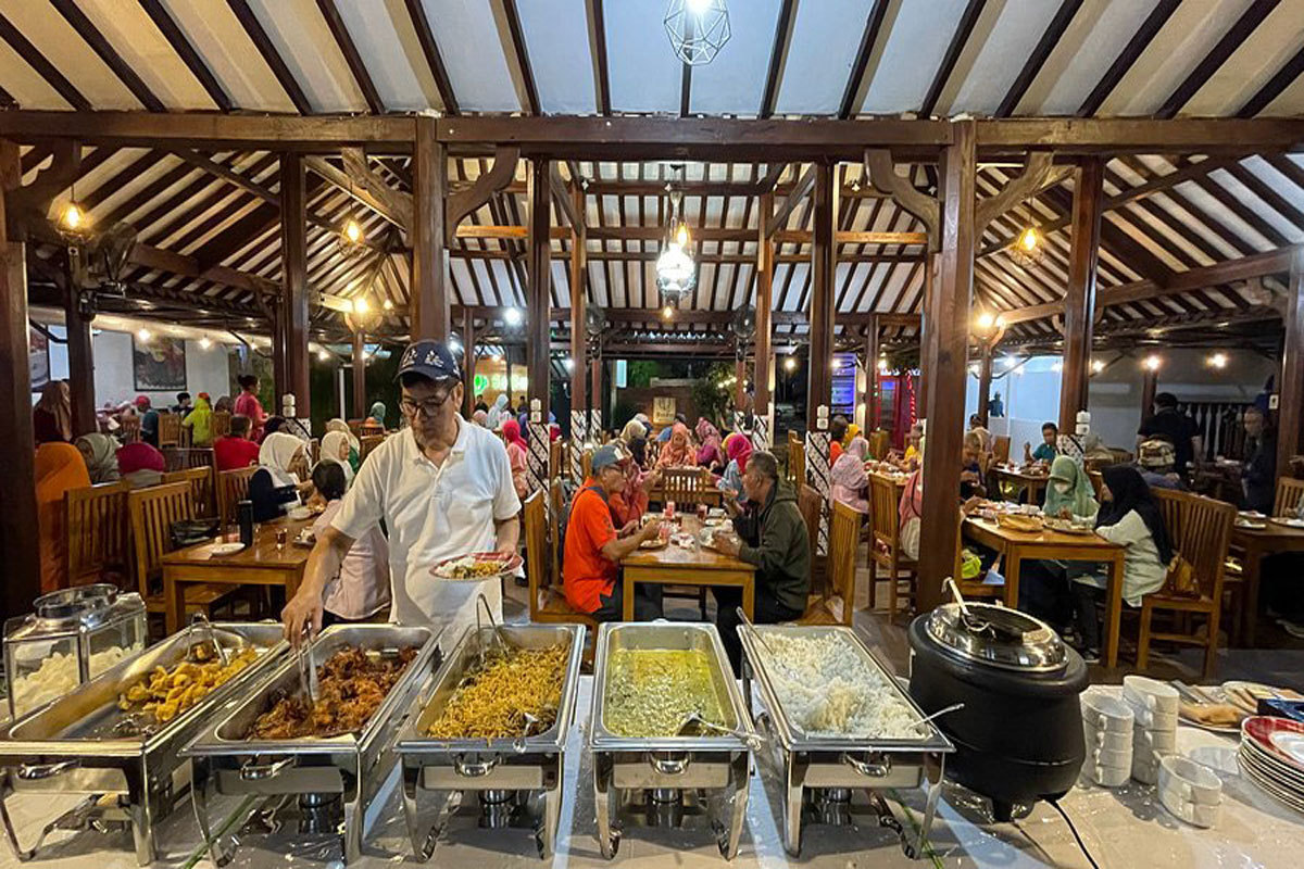Pemilik Biro Travel Ditahan Karena tak Sanggup Bayar Utang Makan di Restoran Padahal Bawa 140 Wisatawan