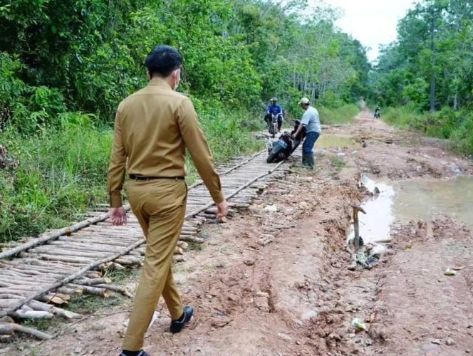 Bupati Panca Tinjau Peningkatan Ruas Jalan Desa Kuang Dalam - Desa Beringin