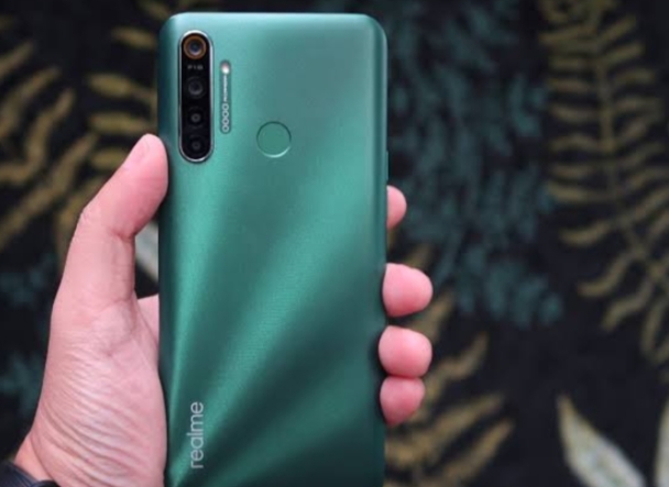 Realme 5i Banting Harga Pas di Kantong Pelajar, Yakin Belum Mau Ganti Smartphone?