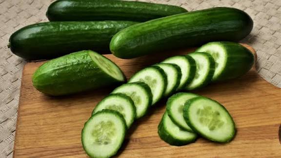 Simak! Inilah Manfaat Timun yang Bikin Awet Muda