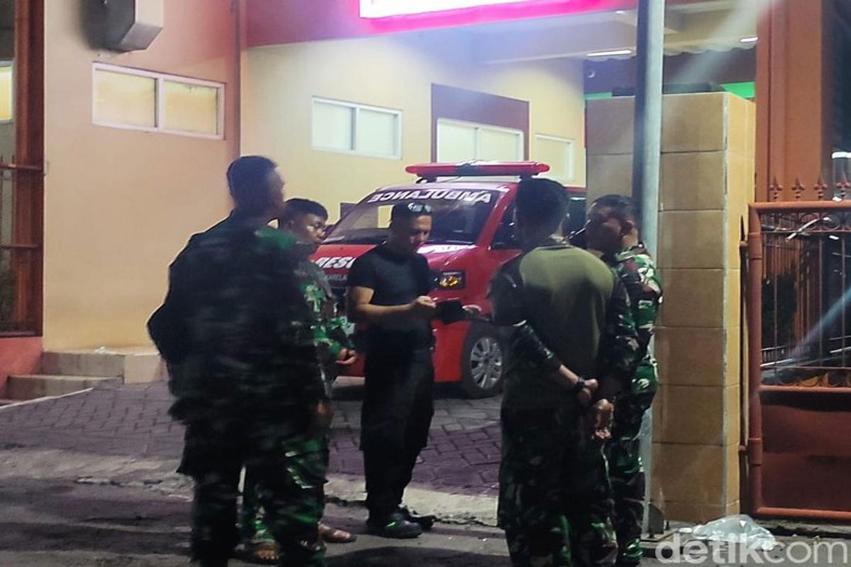 Truk TNI Bermuatan Amunisi Terbakar, 1 Prajurit Meninggal