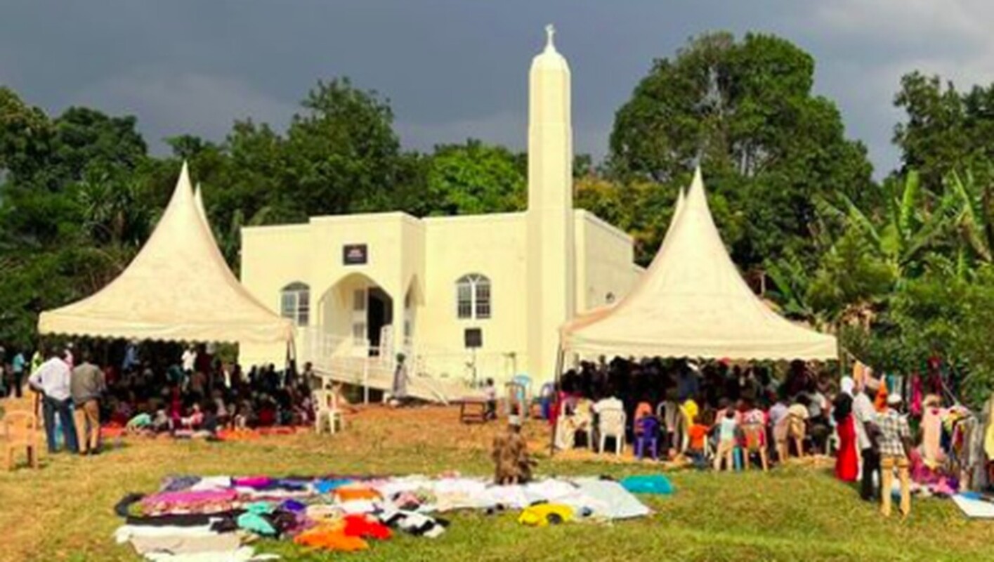Resmikan Masjid di Uganda, Ivan Gunawan Potong 2 Ekor Sapi