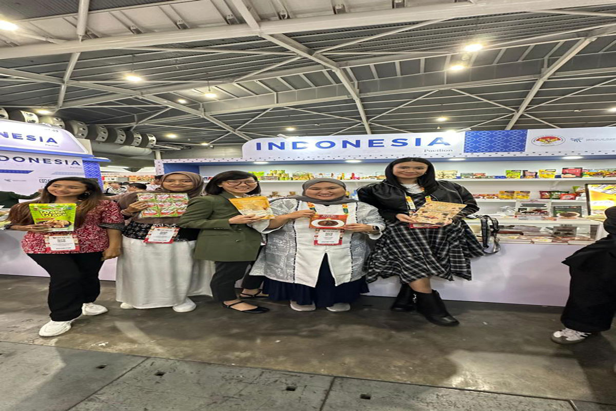 Sukses di BRI UMKM Expo, Restu Mande Bawa Rendang di Ajang FHA Food & Beverage 2025 