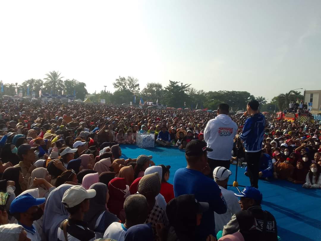 Ribuan Warga Antusias ikut Senam Bersama Demokrat, Minta Doa HDCU dan Pasangan MURI Menang