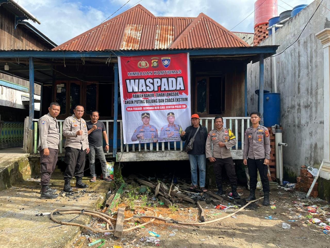 Sat Binmas Polres Ogan Ilir Pasang Himbauan Cuaca Ekstrem di Wilayah Rawan Bencana