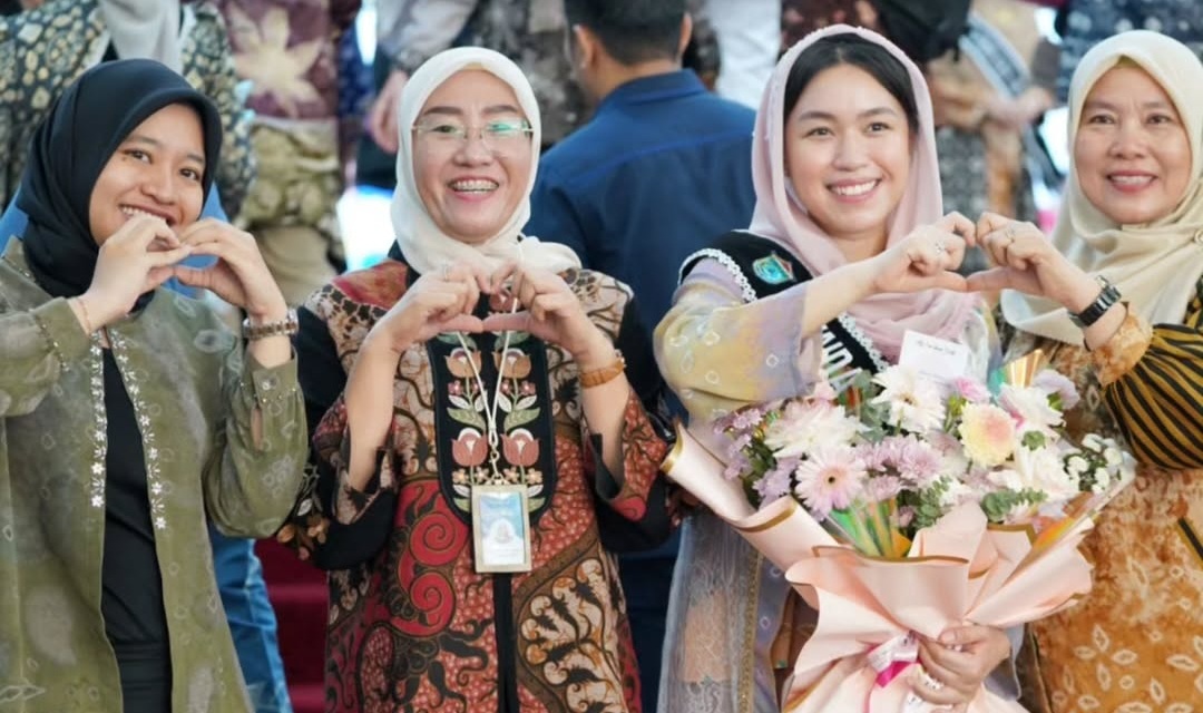 Bupati Panca dan Bunda Paud Tikha Hadiri Pengukuhan Bunda Paud Provinsi dan Kabupaten/Kota