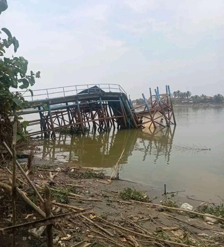 Rumah Pompa di Banyuasin Ambruk Hingga Tenggelam ke Sungai