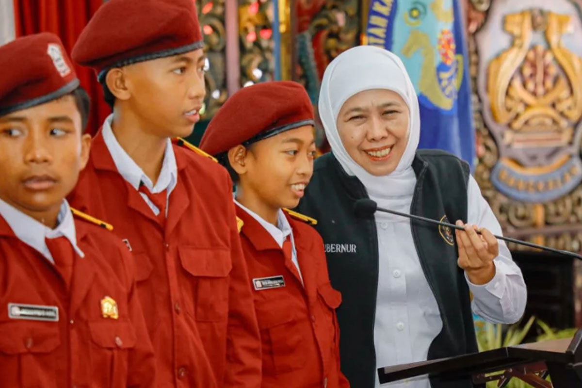 Sah, Pemprov Jatim Batasi Penggunaan Gadget Bagi Siswa