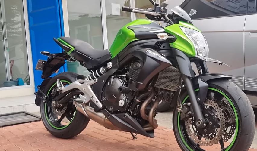 Kawasaki ER6: Performa Bertenaga dan Handling Bersahabat