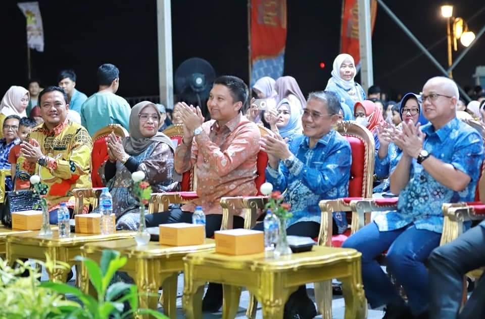 Bupati Panca Saksikan Pagelaran Festival Sriwijaya XXXI di BKB Palembang