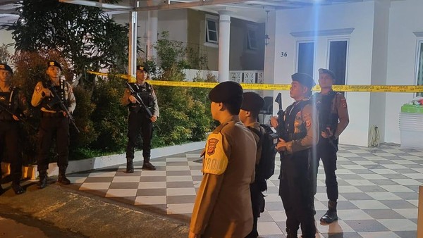 Dipasang Police Line, Laboratorium Narkoba Terselubung Dijaga Polisi Bersenjata Lengkap