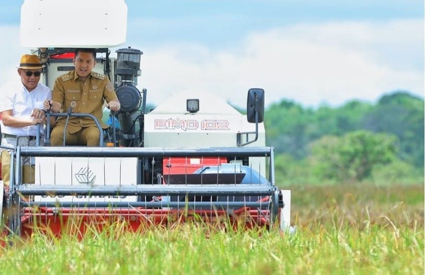 Paslon Petahana Panca-Ardani Sosialisasikan Program Peningkatan Pertanian Padi