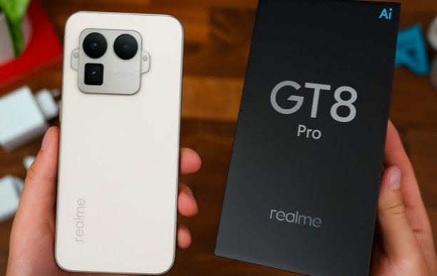 Realme GT 8 Pro : Disupport Layar AMOLED 2K dengan Kecerahan 7.000 Nits