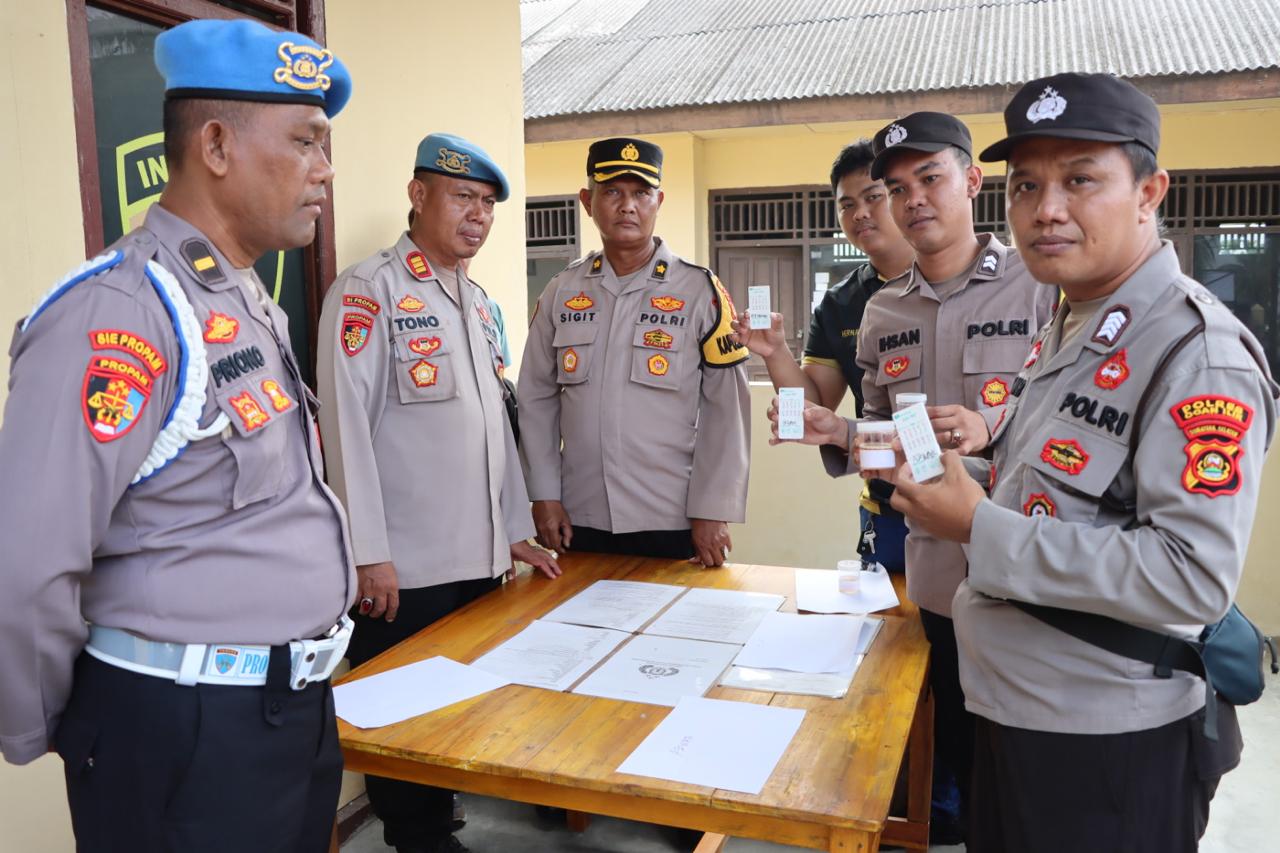 Personel Polsek Pemulutan di Tes Urine Dadakan, Hasilnya !