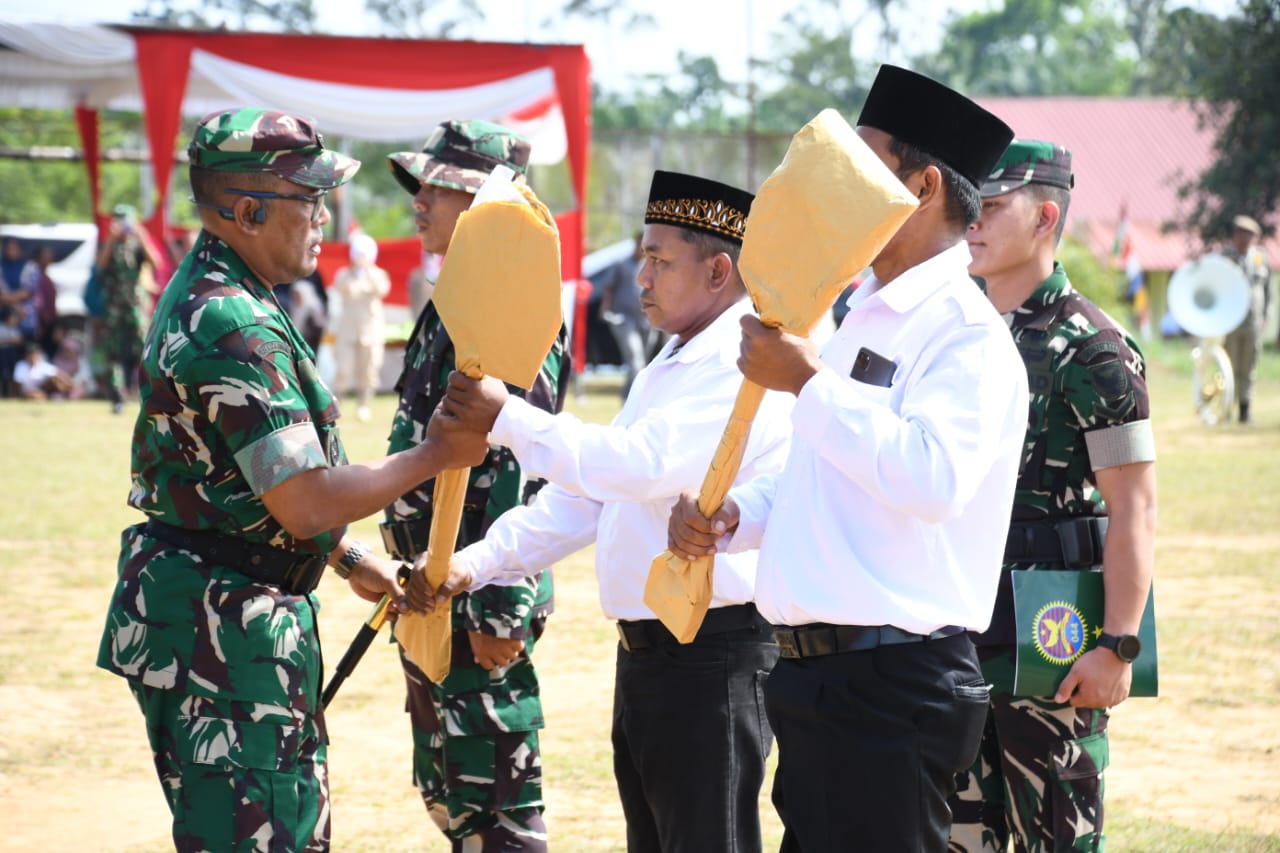 Danrem Resmi Menutup TNI Manunggal Membangun Desa di Lubuk Linggau