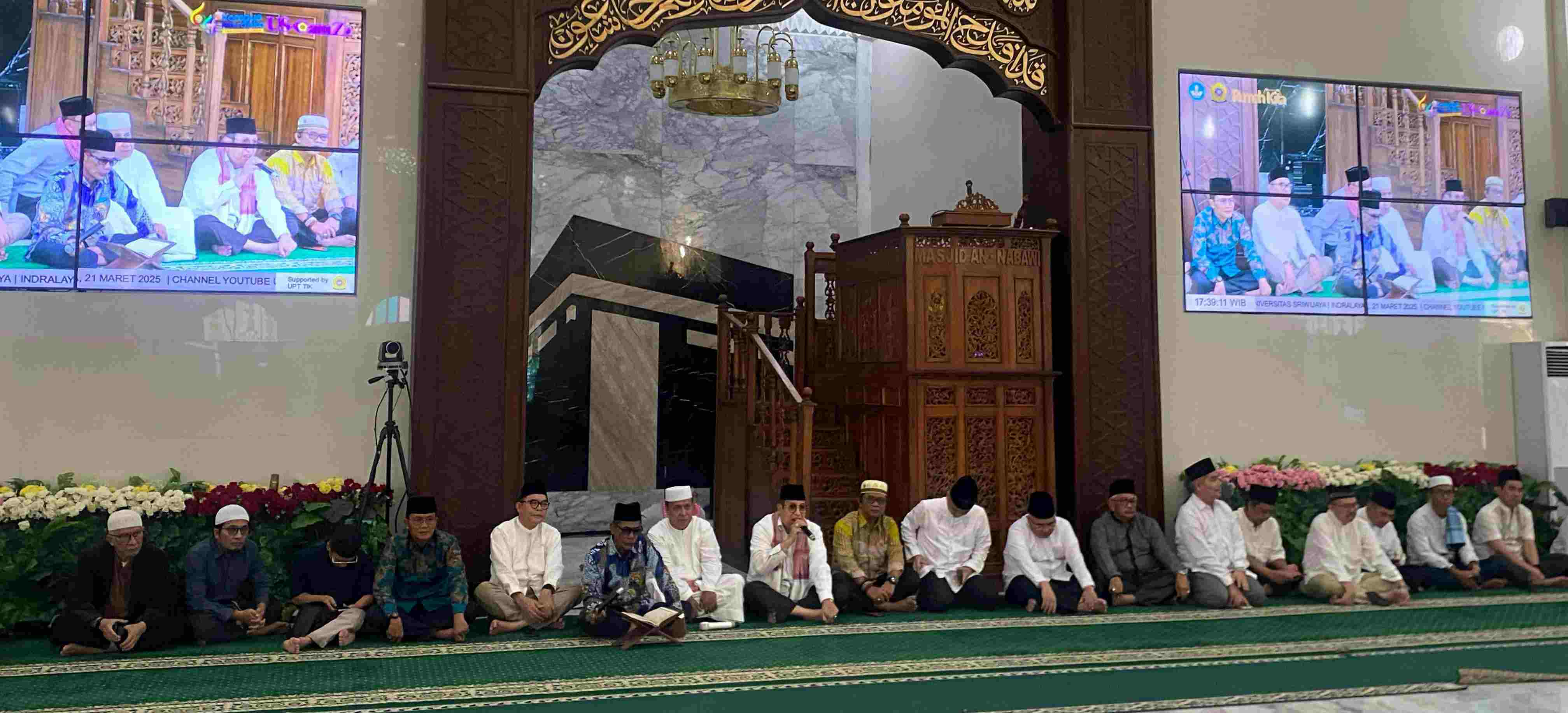 Dir Intelkam Polda Sumsel dan Rektor Unsri, Bukber Di Masjid An- Nabawi Indralaya