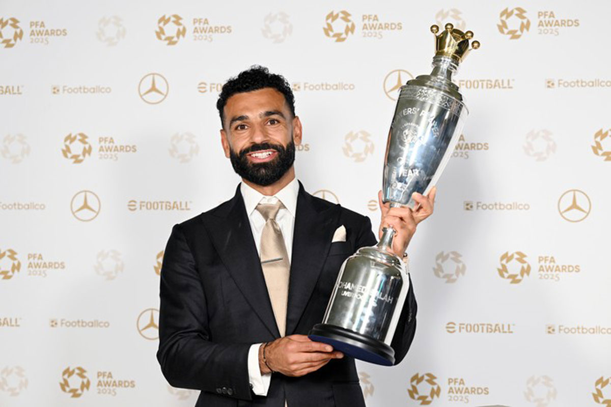 Mohamed Salah Jadi Pemain Terbaik PFA 2024-2025, Ukir Rekor Baru