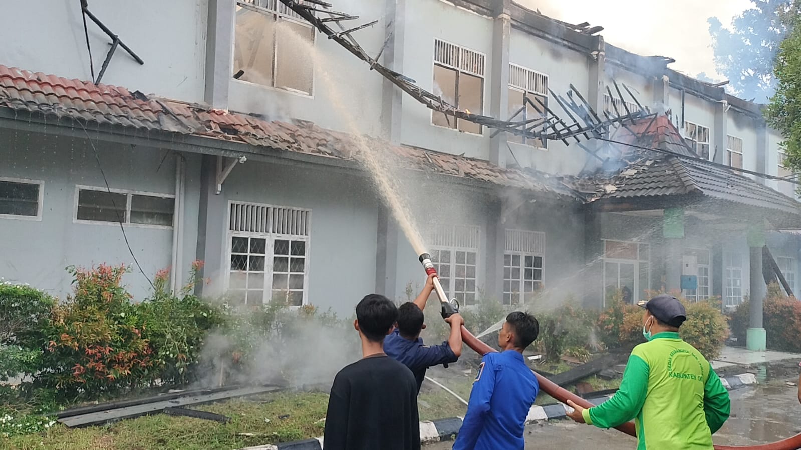 Asrama Putra SMAN 3 Unggulan Kayuagung Dua Lantai Hangus Terbakar, Diduga Korsleting Listrik 