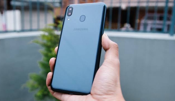 Samsung Galaxy M20 Harganya Makin Terjangkau, Jadi Pilihan Bijak untuk Ganti Hp Baru 