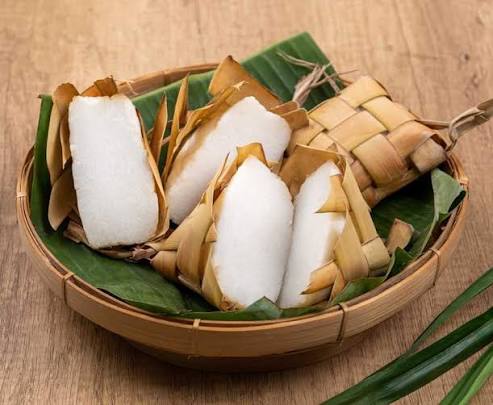 5 Tips Mengetahui Ketupat Sudah Matang atau Belum