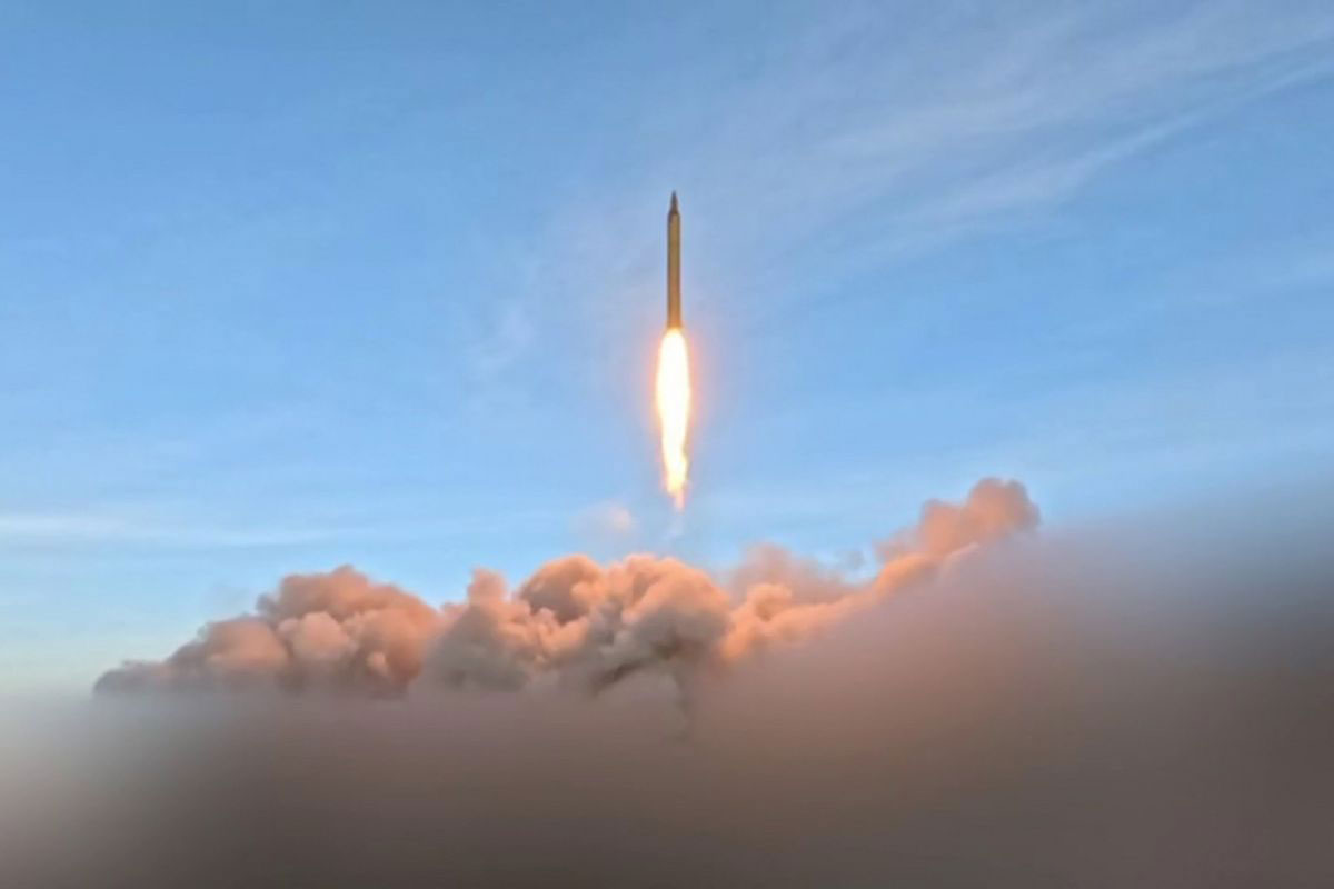 IRGC Luncurkan Rudal Sejjil, Si Burung Ababil Hancurkan Pasukan Gajah 