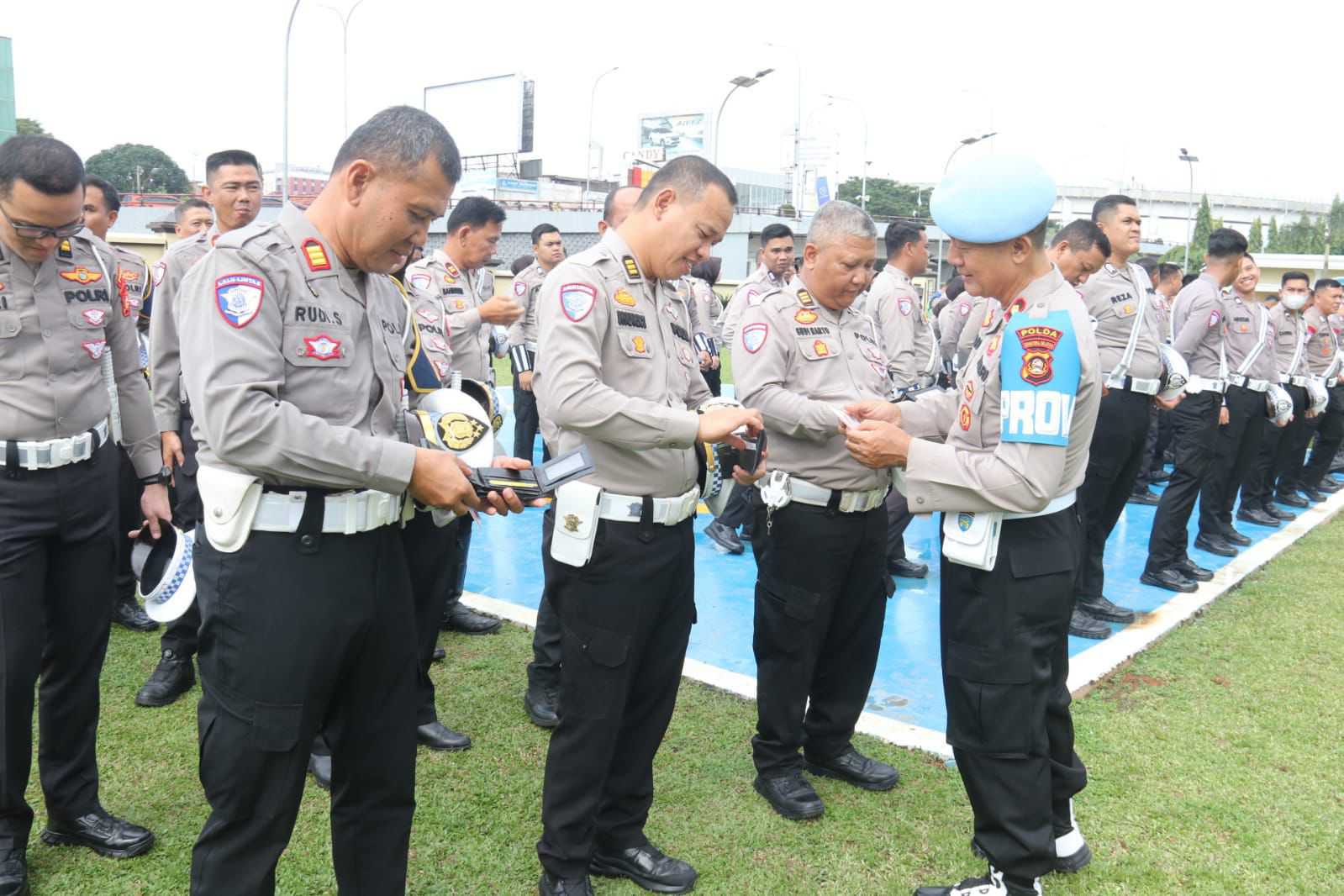 Cegah Perilaku Menyimpang, Kombes Ferry Handoko Berikan Wejangan Personel Lalin Polda Sumsel