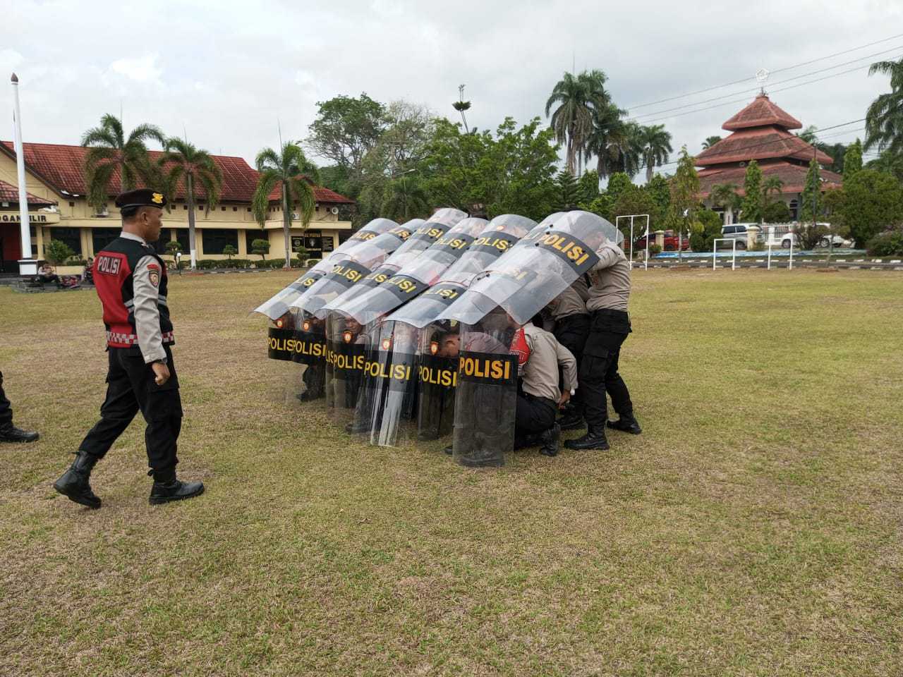 Jelang Pilkada, Dalmas Polres Ogan Ilir  Tingkatkan Pelatihan