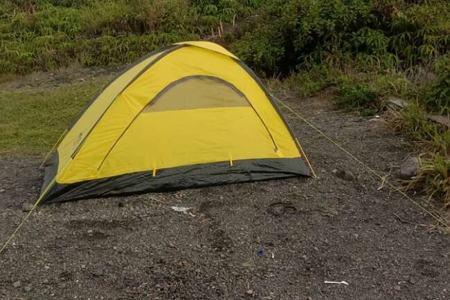 Misteri Tenda Kuning di Bukit Kaba, Hayo Siapa yang Punya? Sudah 5 Hari Tanpa Penghuni di Atas Sana 