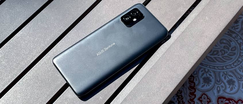 Update Harga Asus Zenfone 8 Terbaru Oktober 2024, Si Kecil yang Tangguh