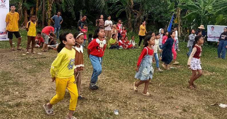 Lomba Lari Kelereng dan Tarik Tambang Meriahkan HUT RI ke 78 di Palembang