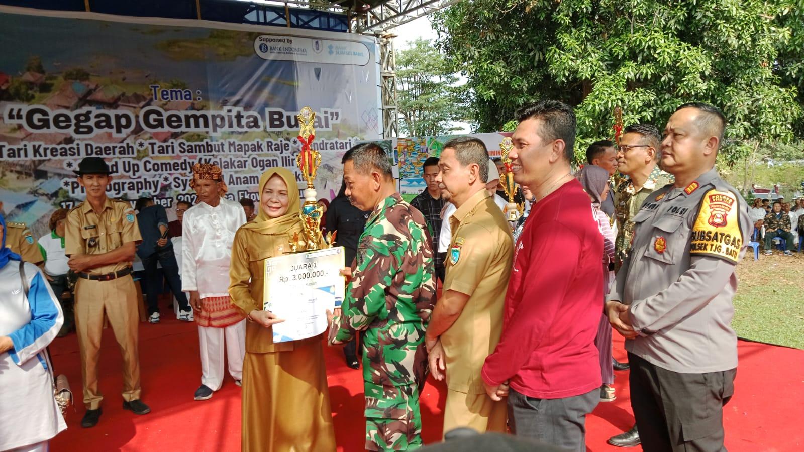 SMAN 1 Indralaya Juara I Tari Mapak Raje Ajang Festival Burai II