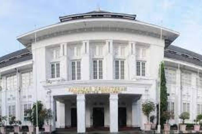 FKUI Wisuda 12 Dokter Spesialis Gizi Klinik