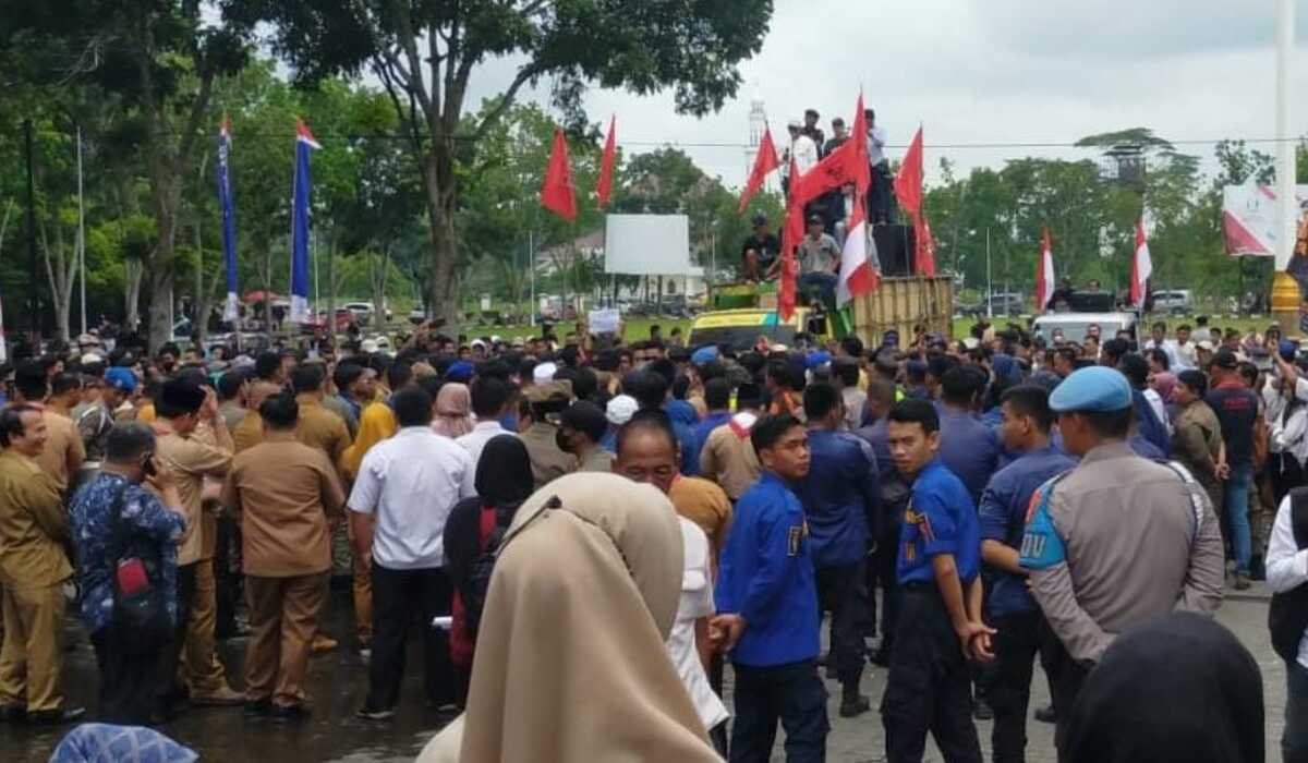 Aksi Tandingan, Mantan Wabup Galang Massa Dukung Pj Bupati Banyuasin