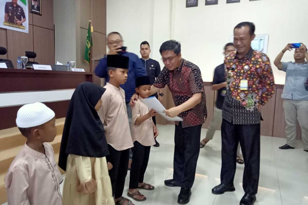 Kejati Sumsel Fasilitasi Akta Kelahiran Anak Panti di Prabumulih