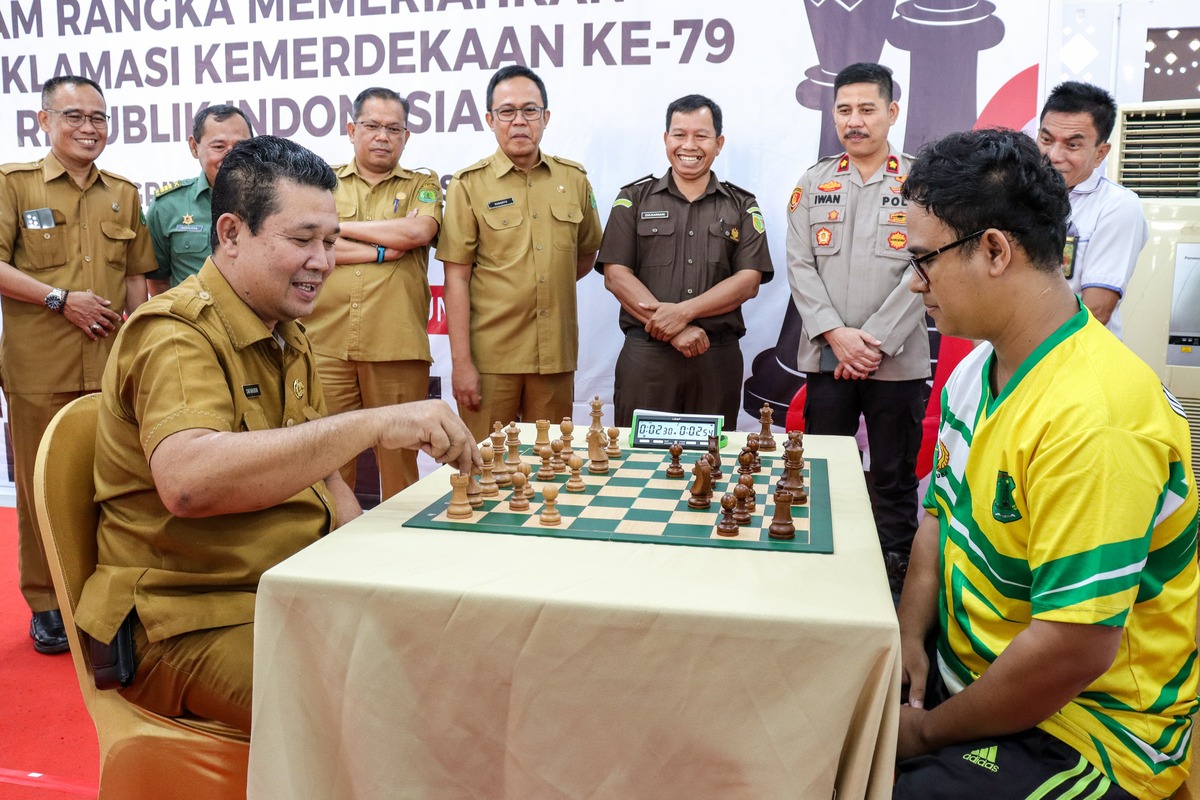 Awali Lomba Tujuh belasan, Pemkab Muba Gelar Turnamen Catur, Masyarakat=Pegawai Antusias Mengikuti