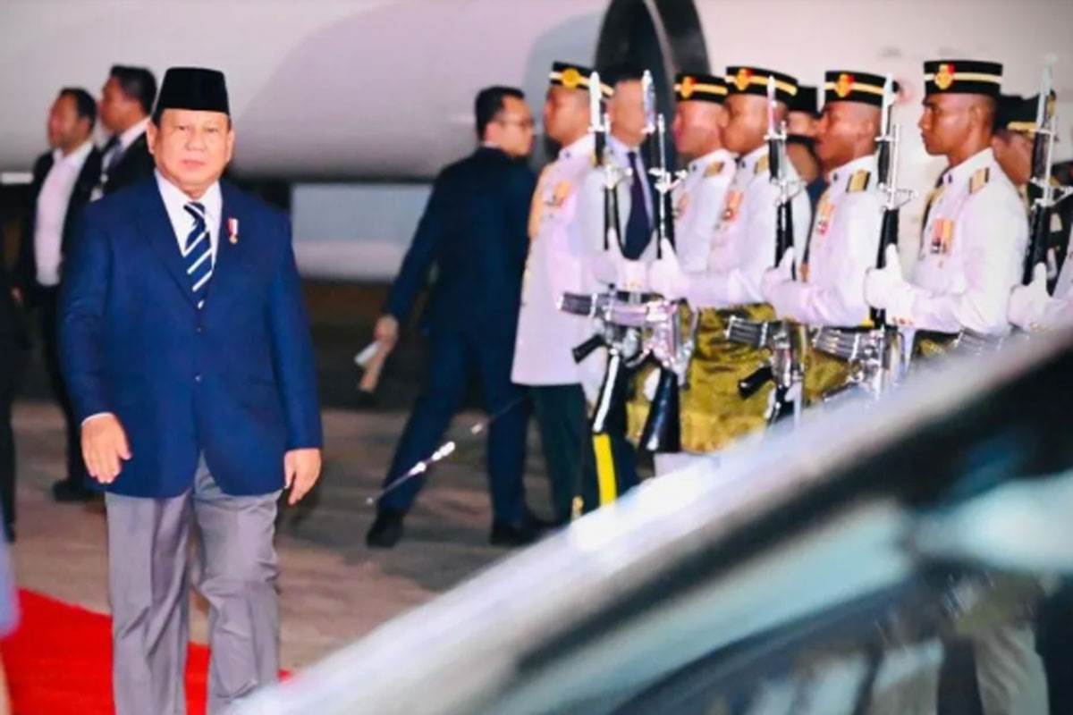 Lakukan Kunjungan Kenegaraan ke Subang, Presiden Prabowo Terima Penghargaan