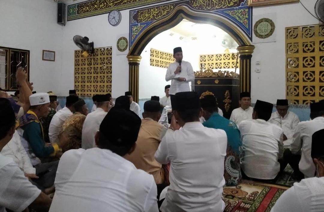 Bupati Safari Ramadan, Bantu Rp 10 Juta Masjid Baitul Amal Desa Belanti