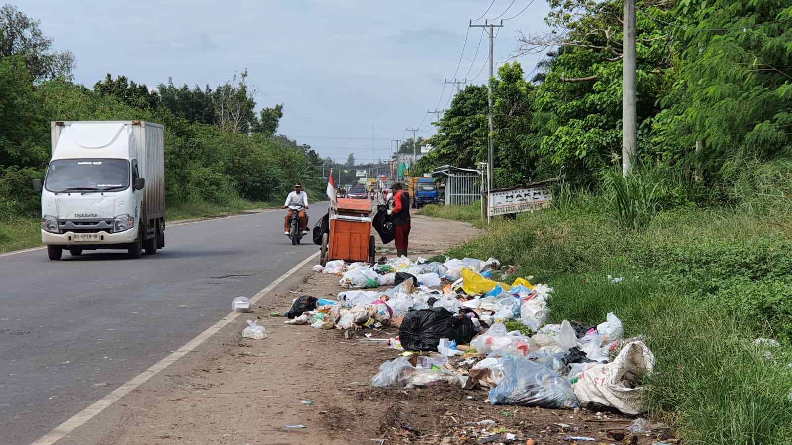 Di Ogan Ilir, Tiga Armada Angkut Sampah 20 Ton Perhari , Mampukah !