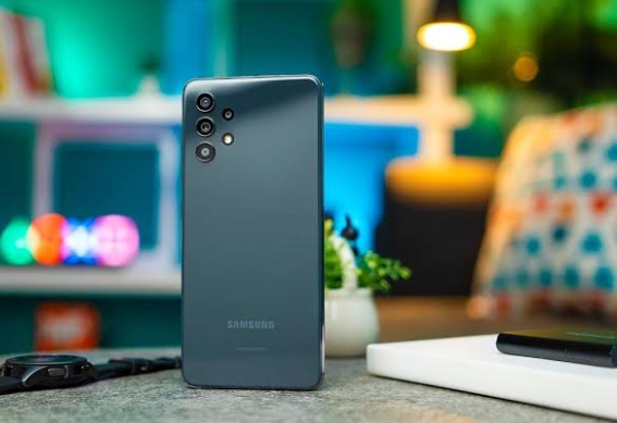 Harga Samsung Galaxy A32 Makin Terjangkau, Dibekali Layar AMOLED dengan Kamera Utama 64 MP 