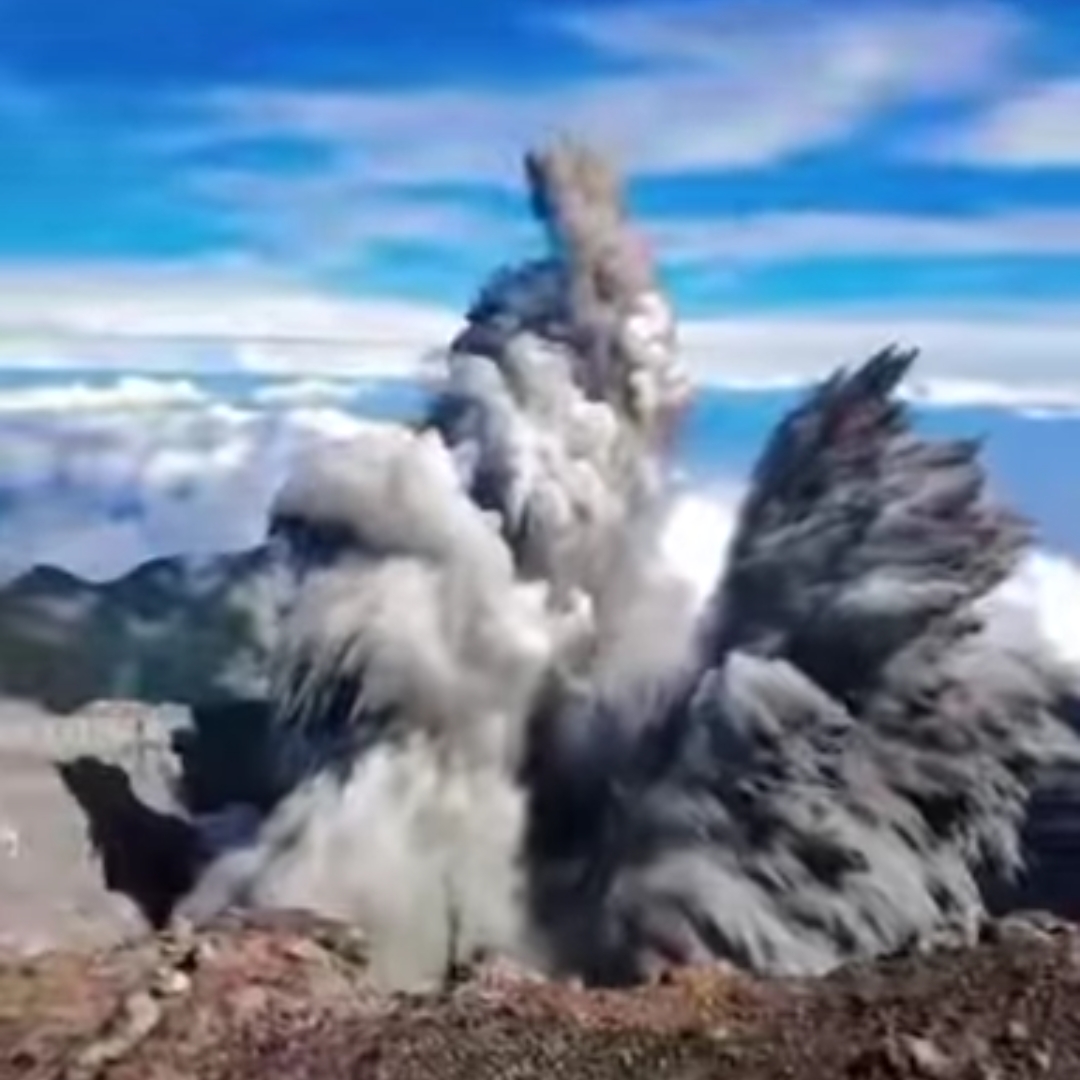 Ngeri! Video Detik-detik Gunung Dempo Semburkan Abu Vulkanik 