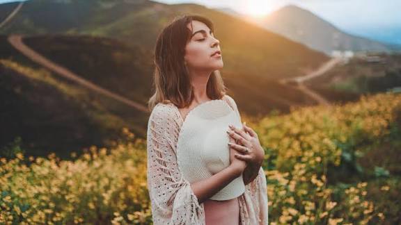 5 Tanda Kepribadian Seseorang yang Selalu Bersyukur Setiap Hari