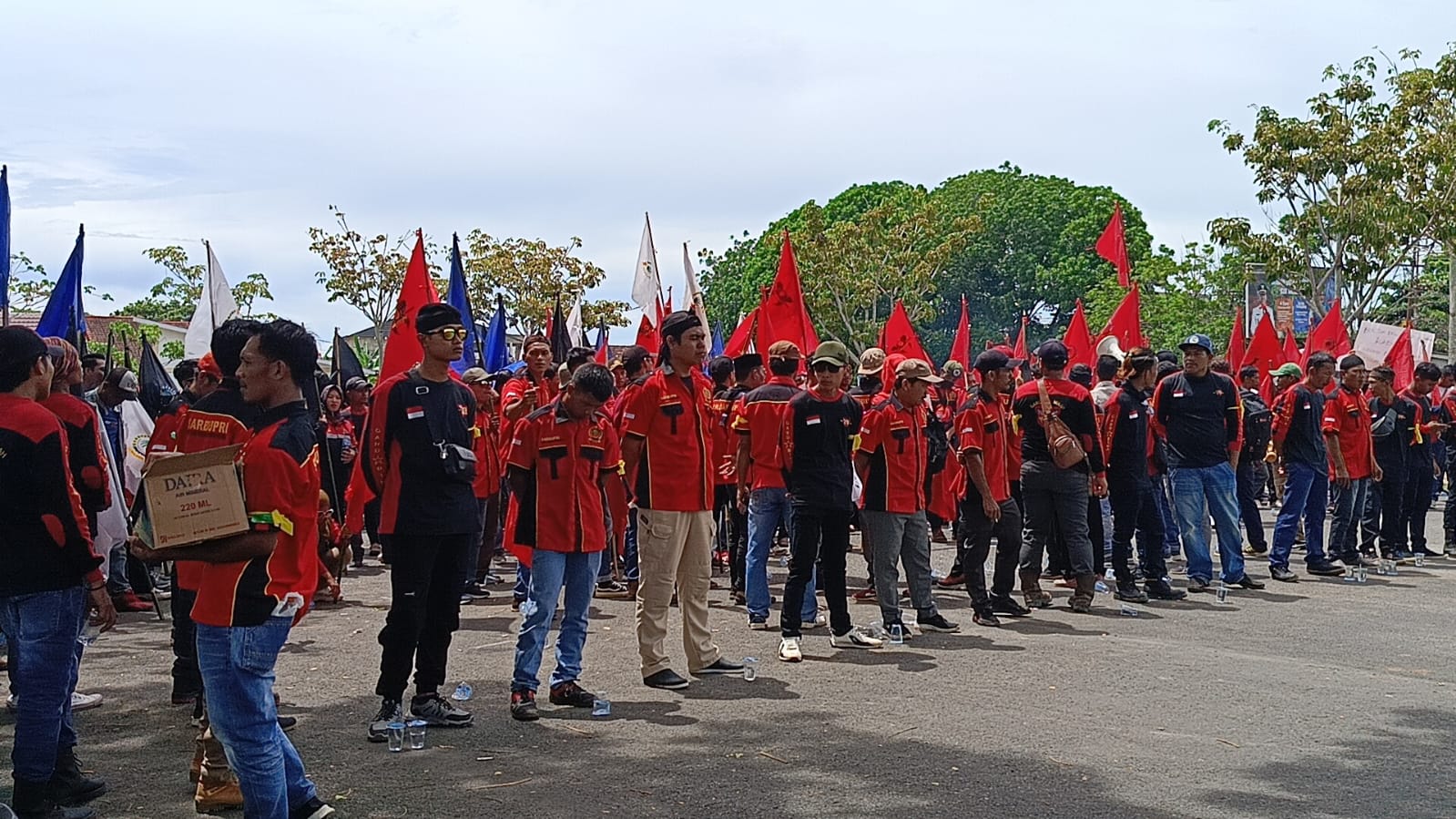 Aksi May Day, Buruh di OKI Tuntut Upah Murah Hingga Hapus Ownibus Law