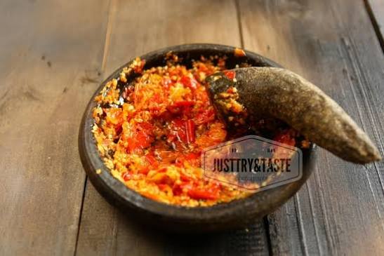 4 Resep Membuat Sambal Geprek Sederhana : Enak Pedasnya Bikin Nagih