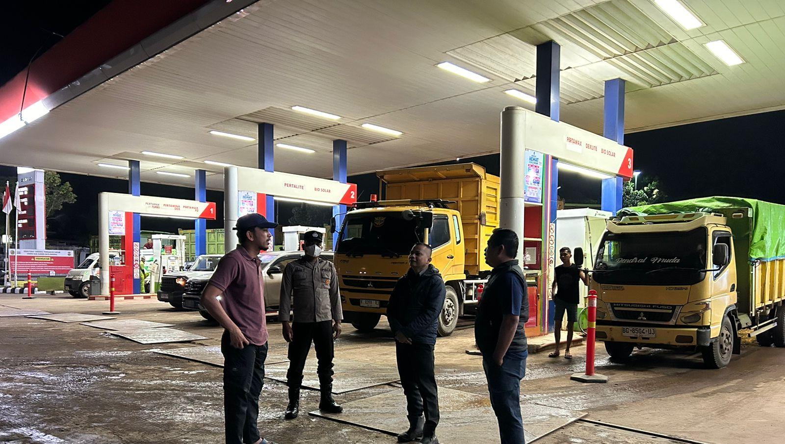 Polsek Pemulutan Ogan Illr  Patroli  SPBU  Pasca Penyesuaian Harga BBM