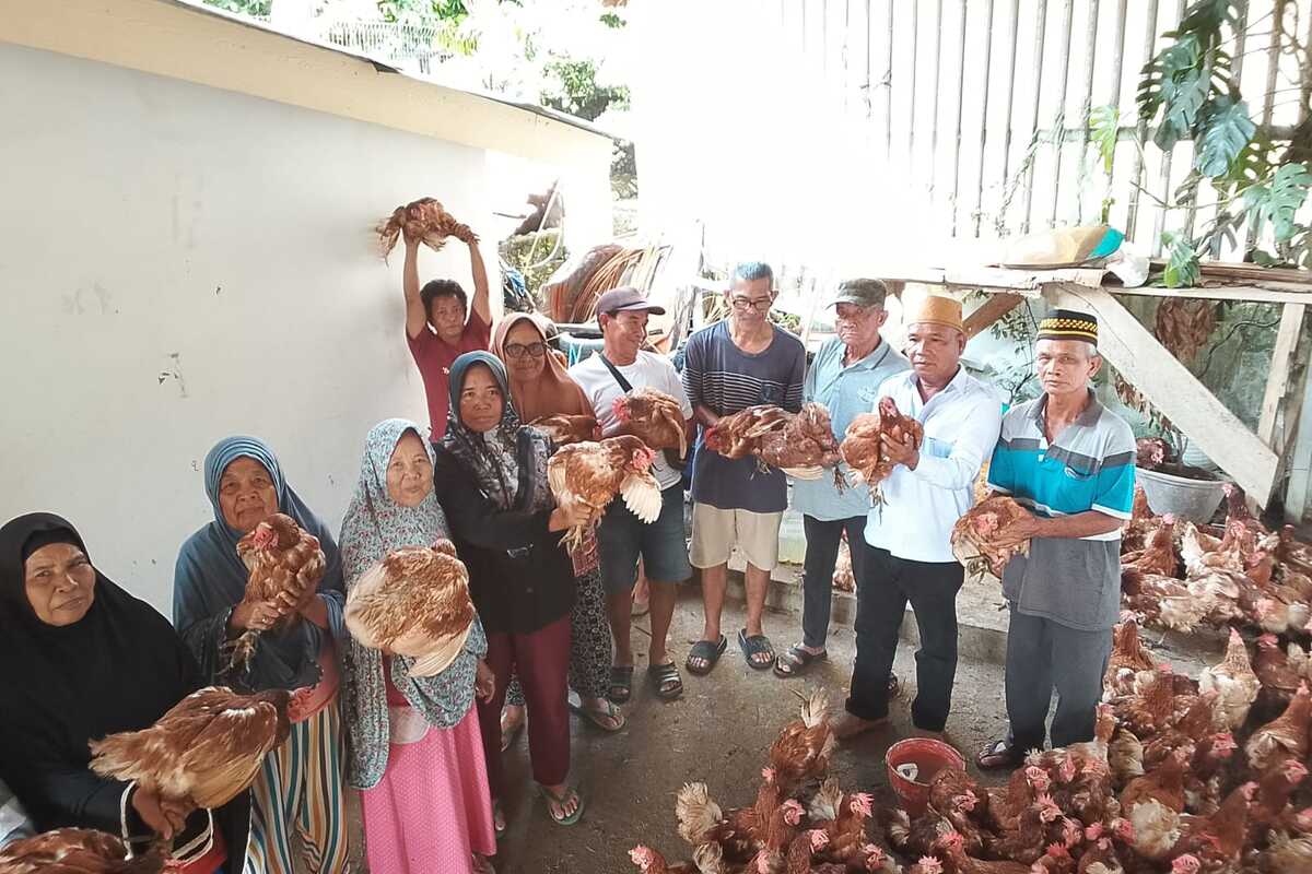 Tradisi Terjaga, Ketua RT di Palembang Bagikan 180 Ekor Ayam 