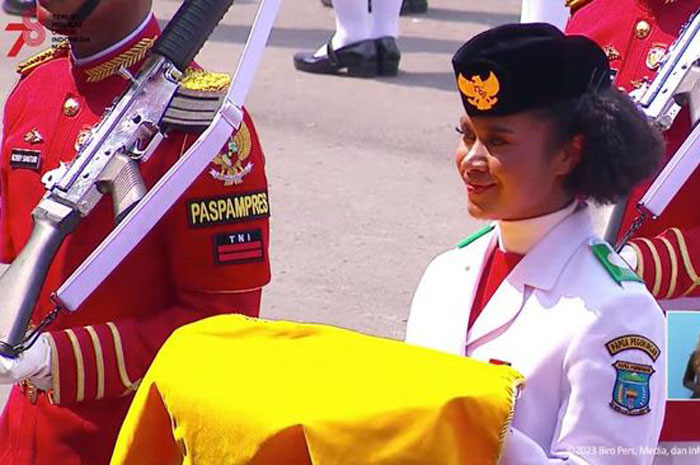 Lilly Wenda Pembawa Baki Bendera Upacara HUT Kemerdekaan RI 2023, ini Profilnya