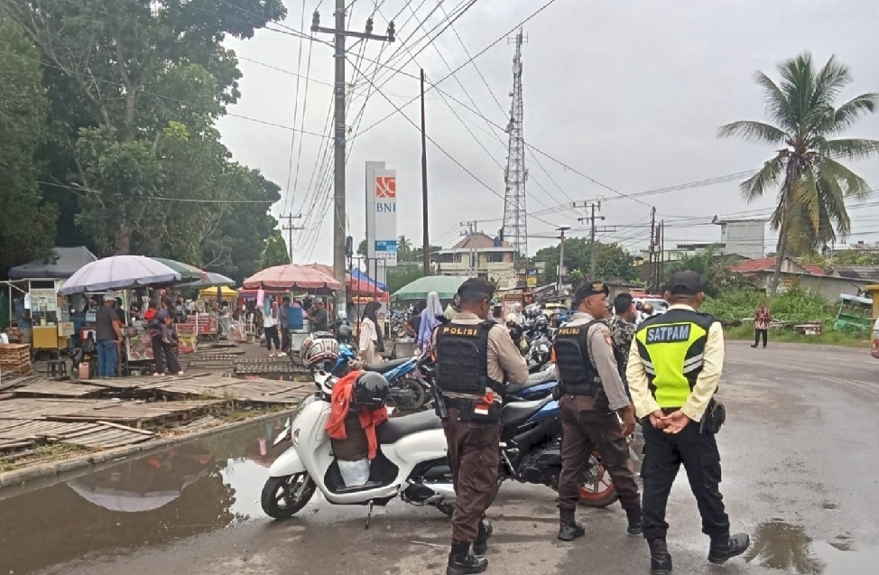 Tertibkan Parkir Pengunjung Kuliner Unsri, Sat Samapta Polres Ogan Ilir Pastikan Arus LalinTetap Lancar